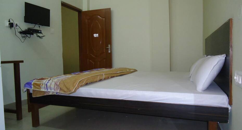Grande Hotel, Dera Bassi 1